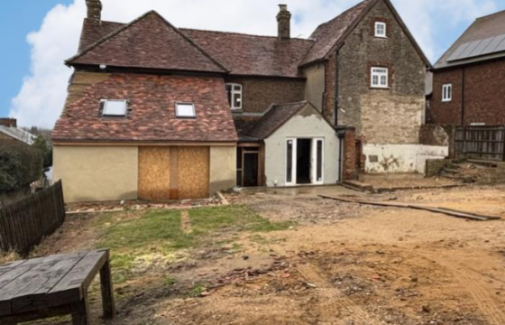 Farmhouse with Planning in Thame photo